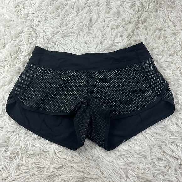 Lululemon Speed Short Ravish Reptile Silver Black / Black - Picture 2 of 5